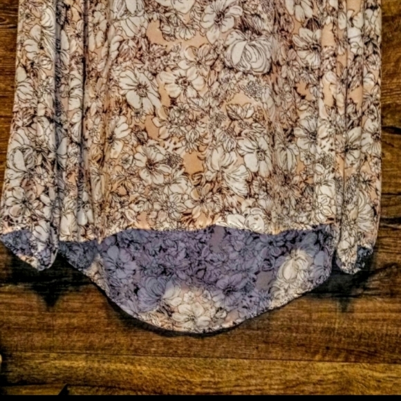 Violet + Claire High Low Floral Tunic Top Size 2X NWOT - Picture 6 of 11